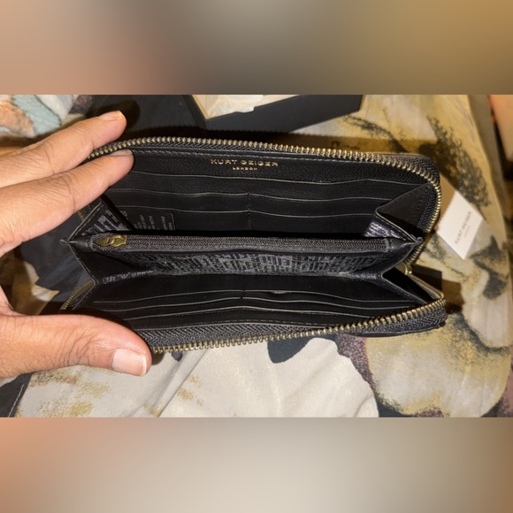 Brand NEW Kurt Geiger Leather Zip Around Wallet - Picture 5 of 5